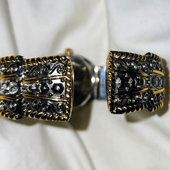 ⌚️ Cuff Bracelet Watch Quartz Lot of 5 Rhinestones Scroll Oui Bee Gold Costume⌚️ - Picture 4 of 16